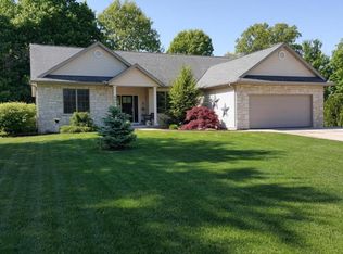 25617 Windsor Dr, Edwardsburg, MI 49112