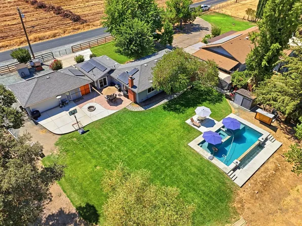 6267 E Jahant Rd, Acampo, CA 95220