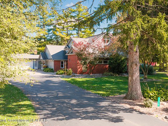 2nd image of 730 N Eifert Rd