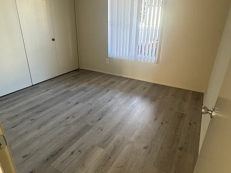 831 E Windsor Rd #8 — Photo 6
