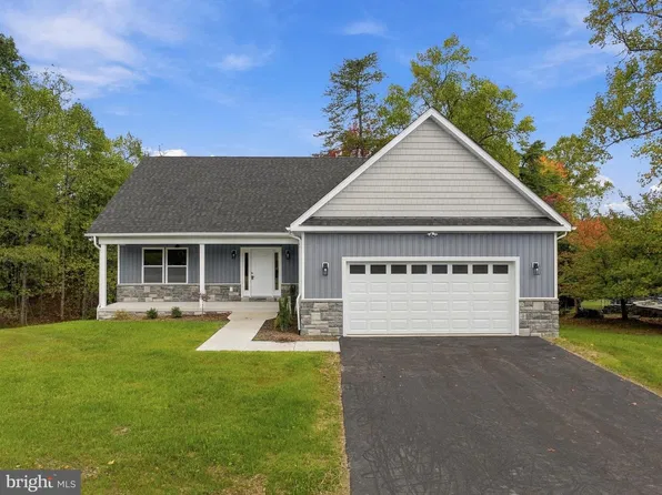 289 Wampum Ln, Hedgesville, WV 25427