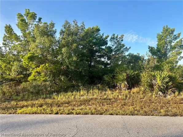124 Loquat Rd NW, Lake Placid, FL 33852
