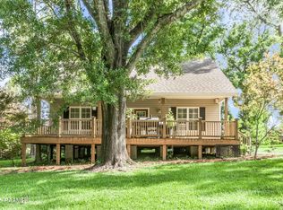 39 Hidden Hills Lake Rd., Arnaudville, LA 70512