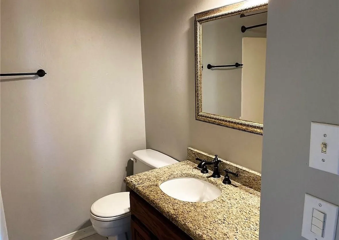2 bed, 971 sqft, $1,500 — Photo 3