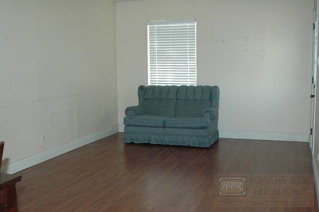 1st image of 802 E Whitehouse Cir