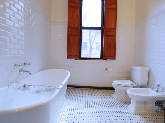 Rented by Sotheby's International Realty | media 32