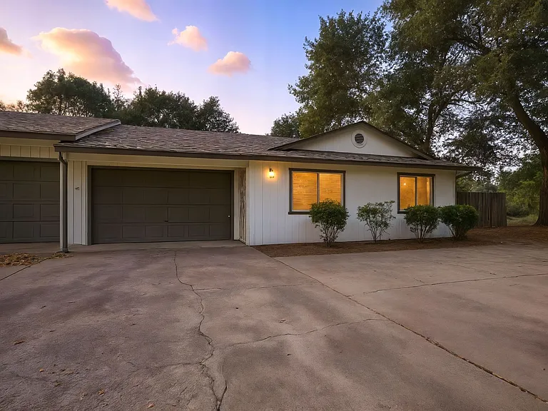 3236 Lawrence Rd #A-D — Photo 2