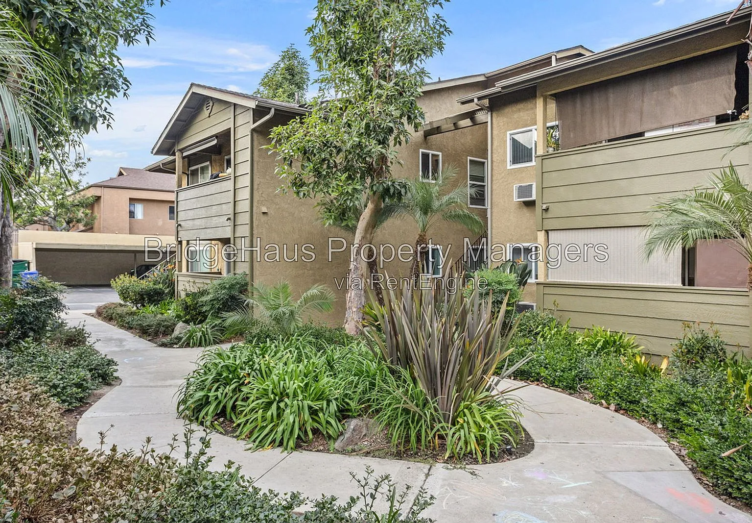2 bed, 2.0 bath, 912 sqft, $2,395 — Photo 3