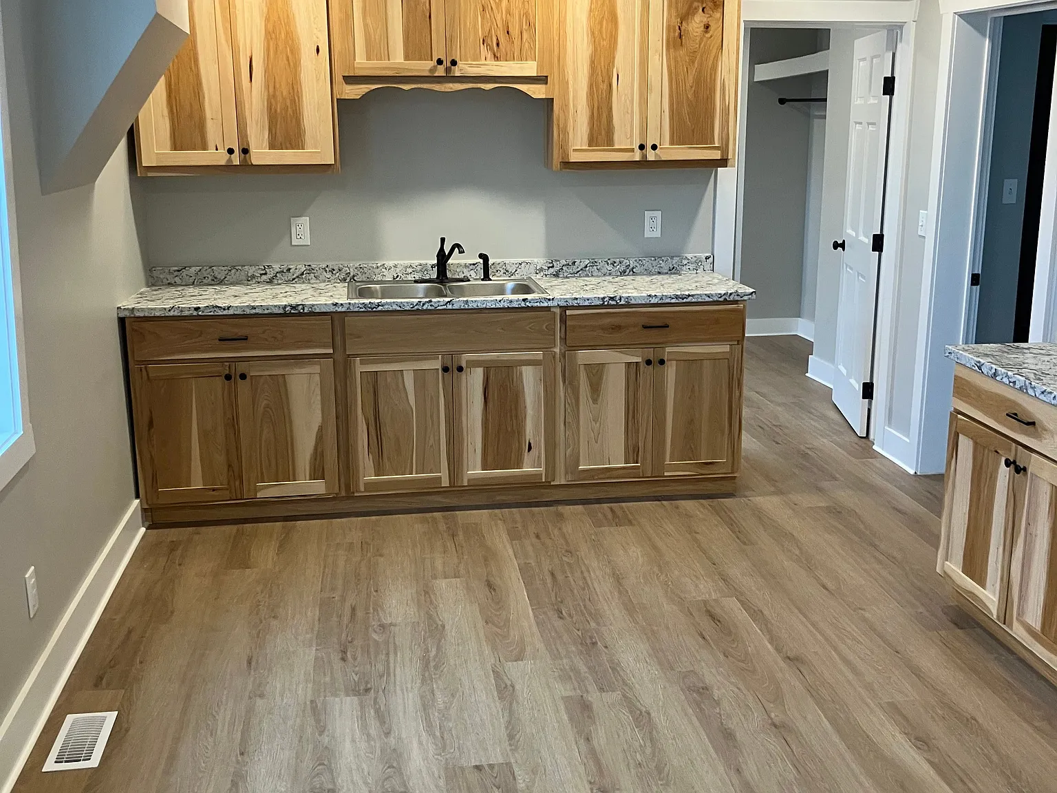 3 bed, 2.0 bath, 1300 sqft, $1,500 — Photo 1