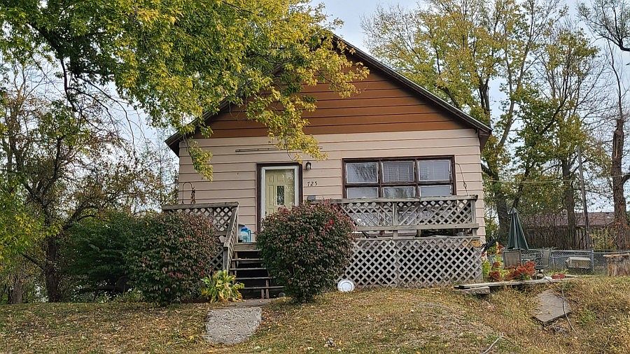 1st image of 725 S 10th St