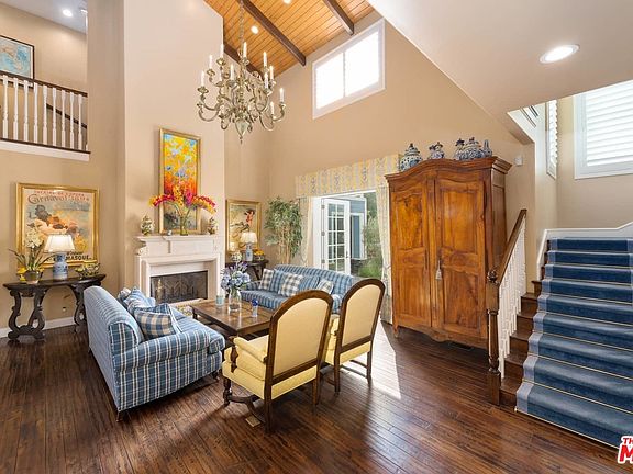 5th image of 1237 Villa Woods Dr