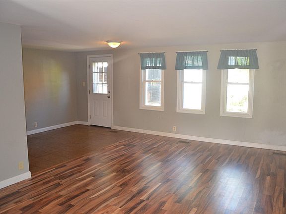 3rd image of 1721 Altgeld St
