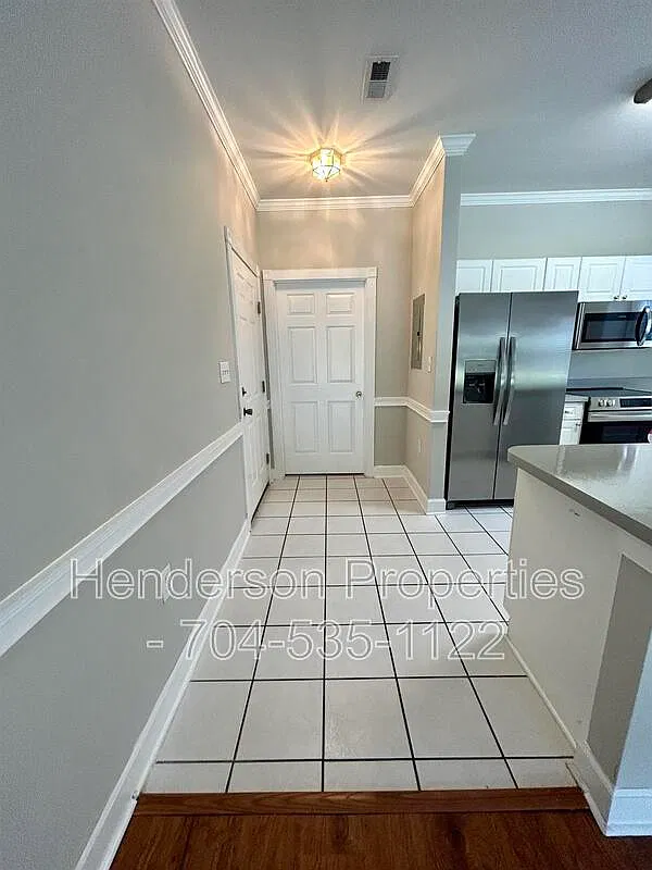 3 bed, 2.0 bath, 1288 sqft, $1,600 — Photo 4
