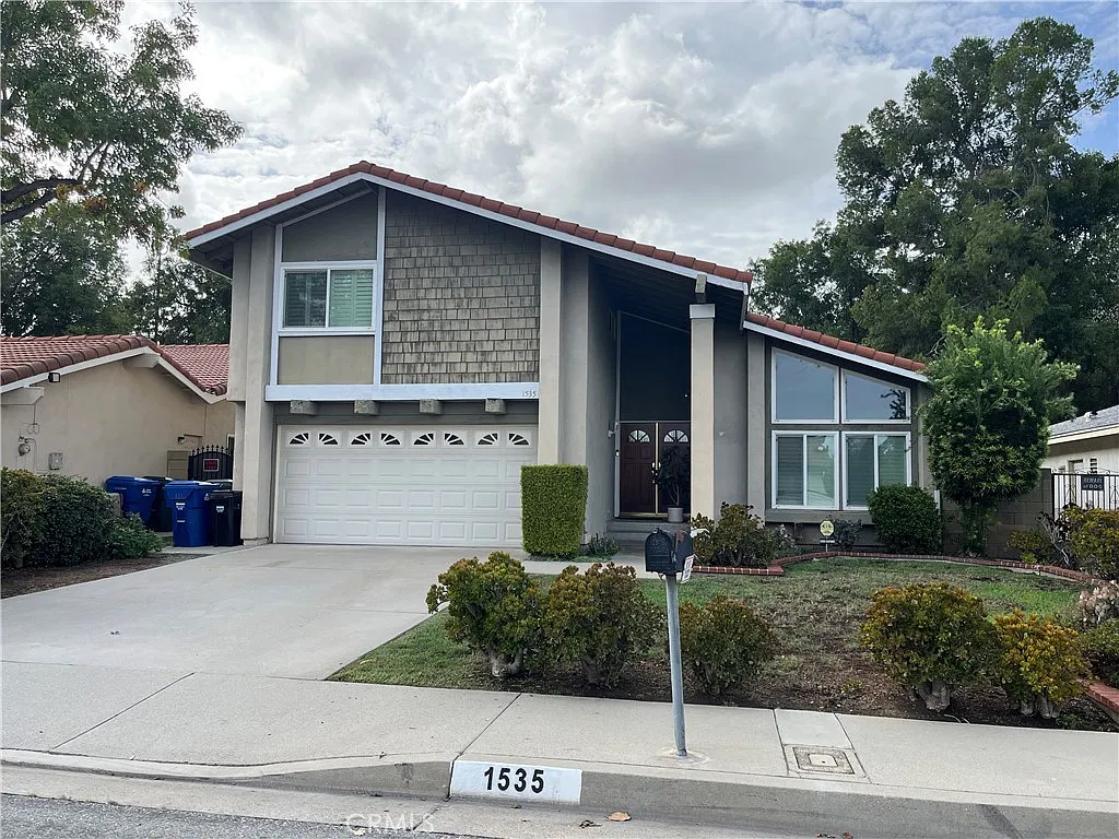 1 bed, 110 sqft, $1,200 — Photo 1