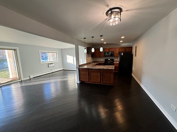 2nd image of 685 E Fullerton Ave APT 103