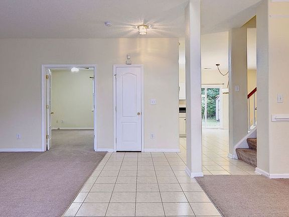4th image of 952 Foxboro Dr