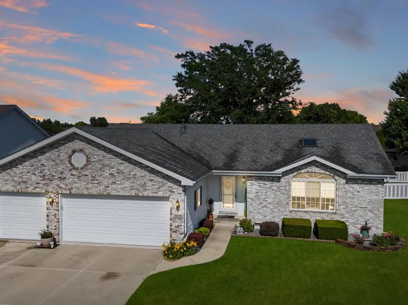 809 Rose Bush Ln, Dyer, IN 46311