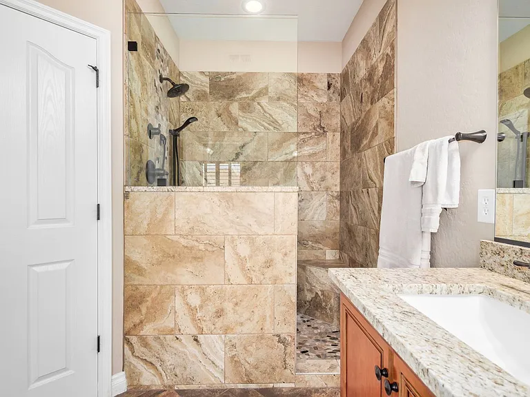 856 E Harmony Way — Photo 16