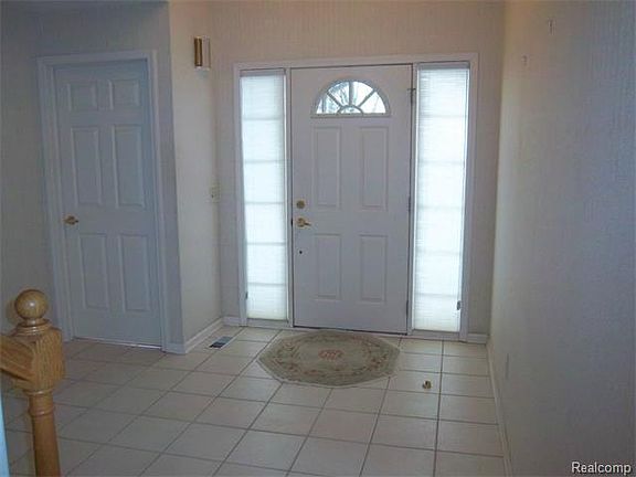 2nd image of 274 Winslow Cir #1