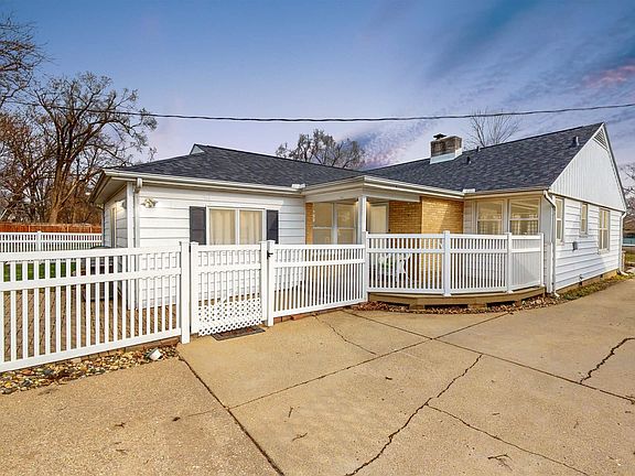 4th image of 513 W Knoll Crest Dr