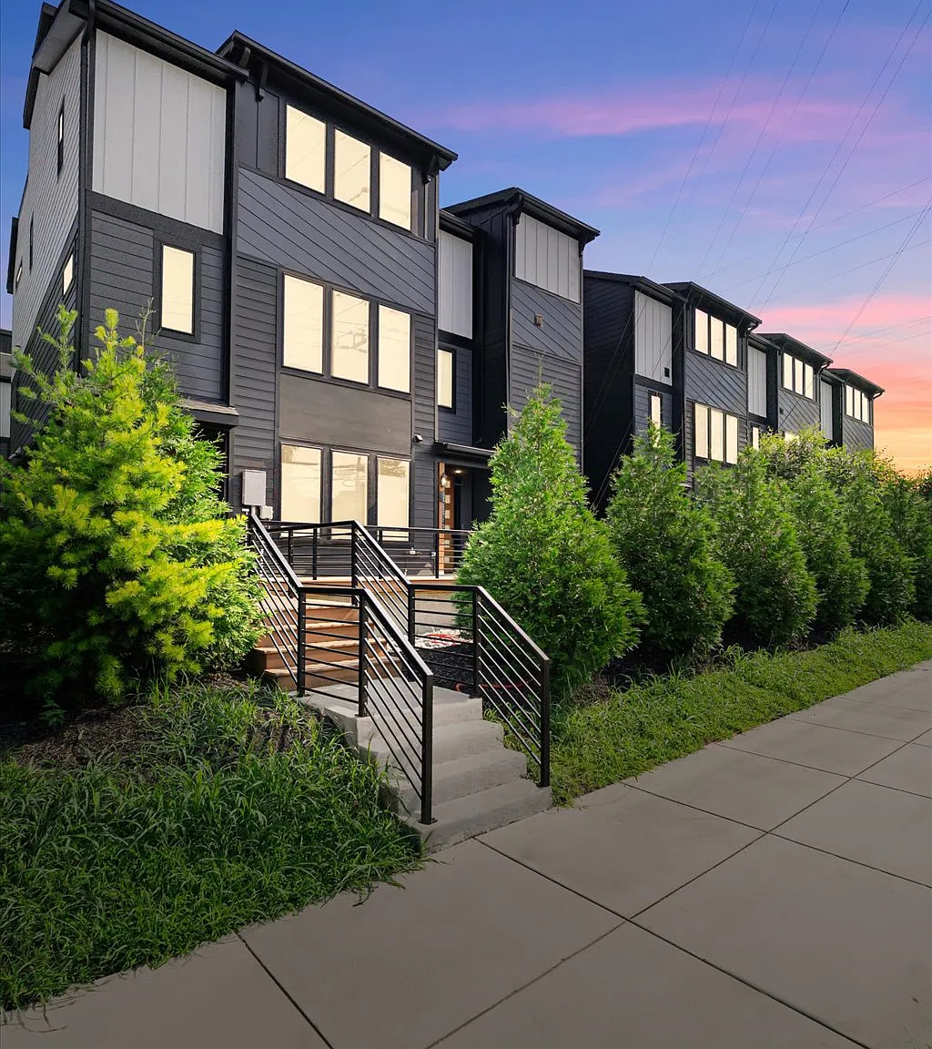1300 Edgehill Ave — Photo 2