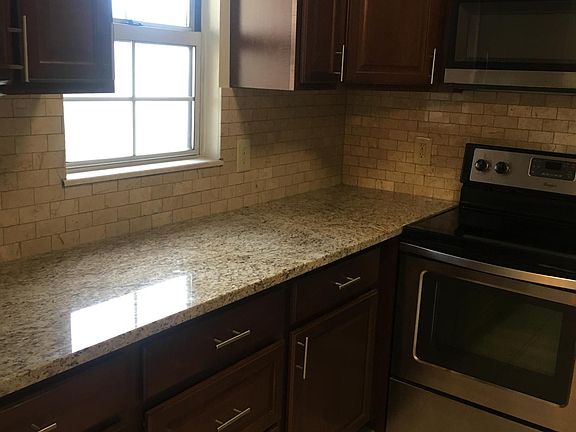 3rd image of 9036 N Swan Cir