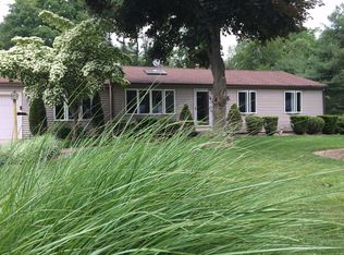 82 Cedar Ln, Seekonk, MA 02771