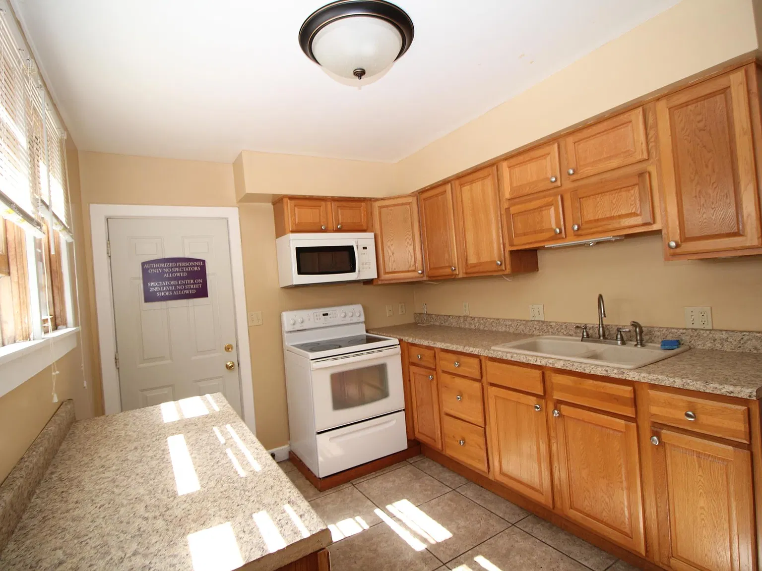 4 bed, 1378 sqft, $1,500 — Photo 2