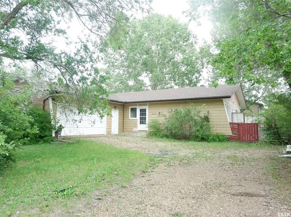 235 King St, Coronach, SK S0H 0Z0