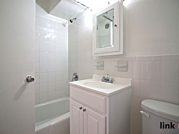 5th image of 33 N 3rd Ave APT 4O