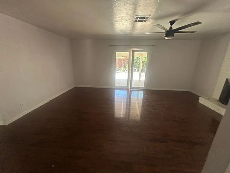 1331 W Mary Ct — Photo 7