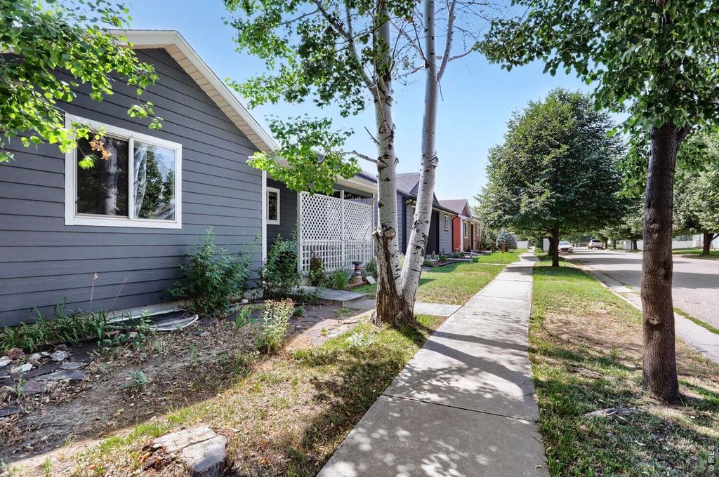 780 Zircon Ave