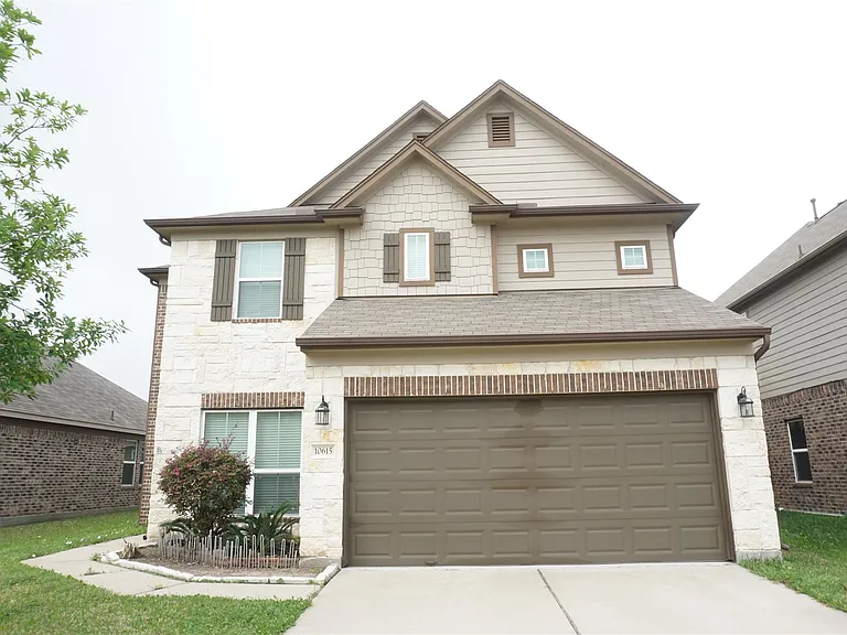 10615 Chestnut St — Photo 1