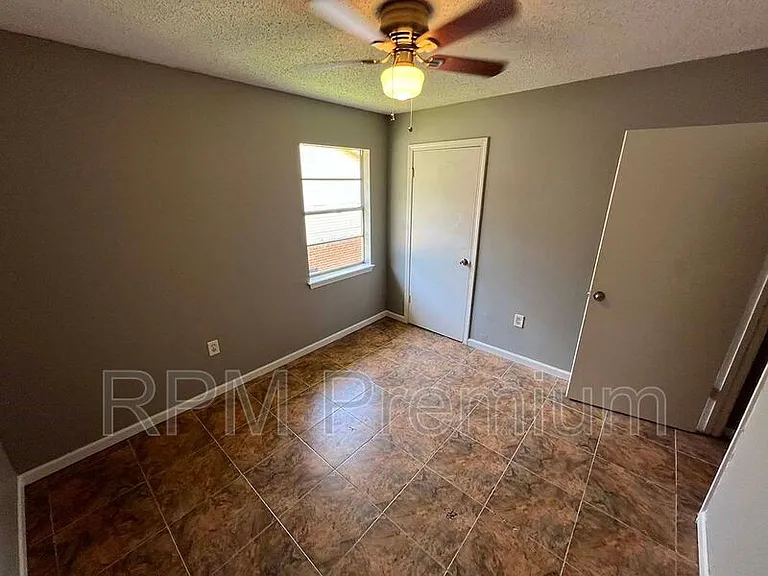 5057 Baker Blvd #C — Photo 22