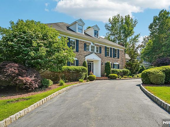 3rd image of 416 Devonshire Dr