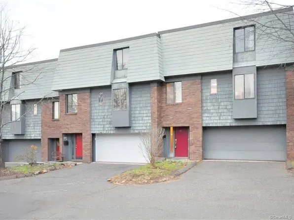91 Trolley Crossing Ln, Middletown, CT 06457