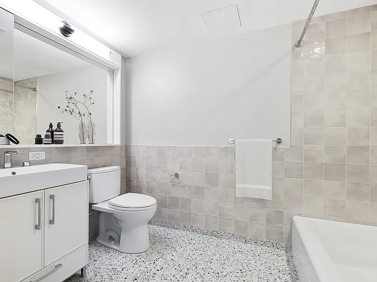 266 W 96th St #701 — Photo 3