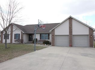 1400 Pam Est, Olney, IL 62450