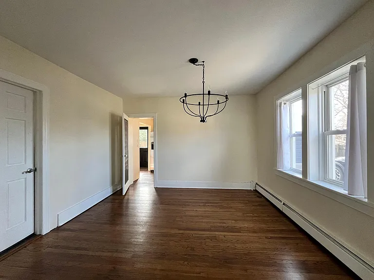 315 S 13th Ave — Photo 4
