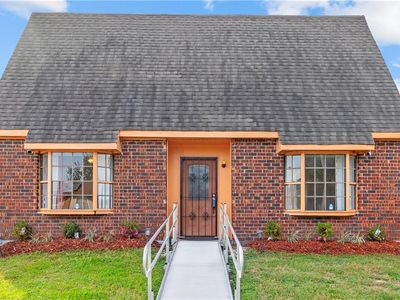 5548 Grand Bayou Dr, New Orleans, LA, 70129