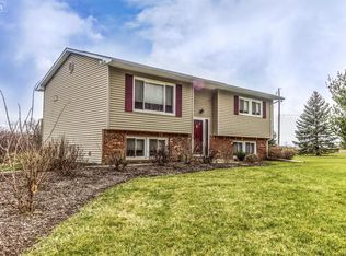 1400 Bone Rd, Fenton, MI 48430