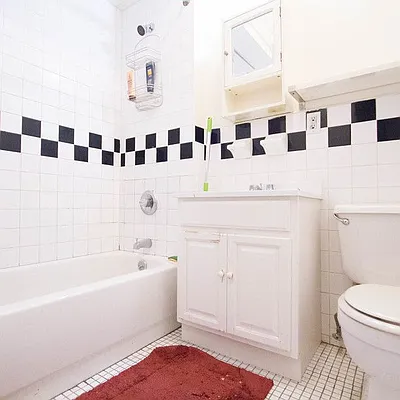 Rented by Nooklyn NYC LLC | media 50