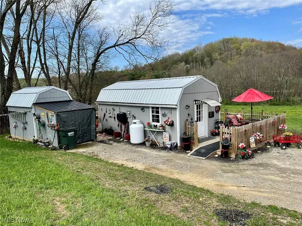 459 Buck Rd NW, Carrollton, OH 44615