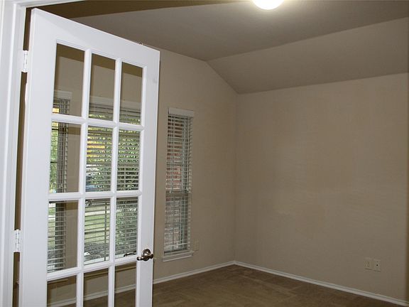 2nd image of 3814 Spring Run Ln