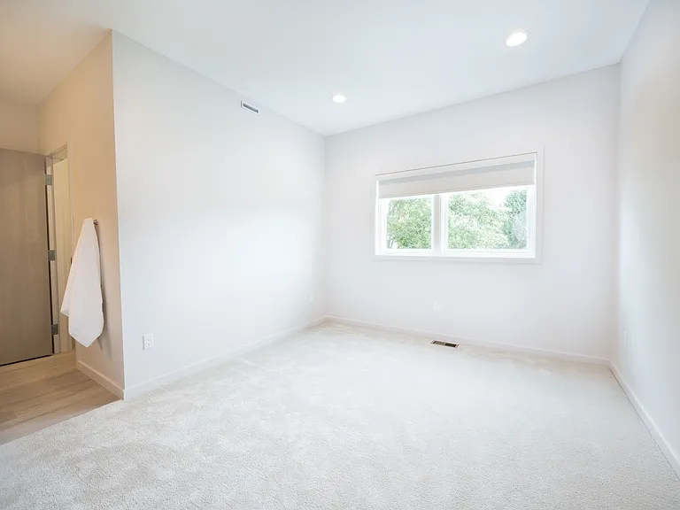 301 W Short St — Photo 10