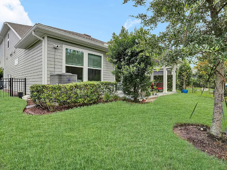 694 Navigators Rd — Photo 32