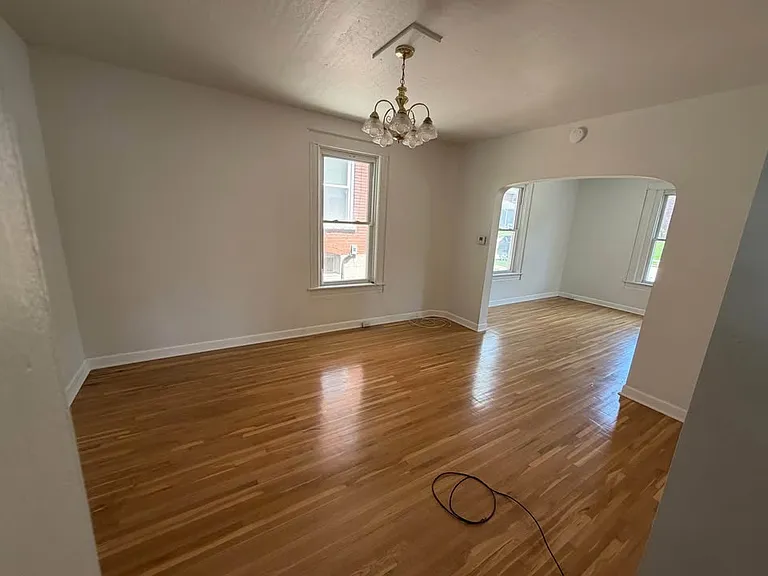 208 Clay St — Photo 6
