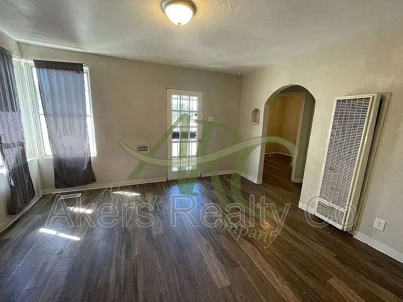 2 bed, 1.0 bath, 696 sqft, $1,195 — Photo 4