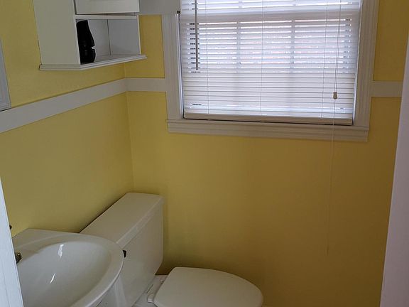 4th image of 925 Hill Pl