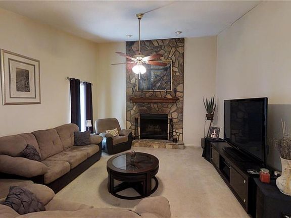 5th image of 1488 Chimney Rock Dr